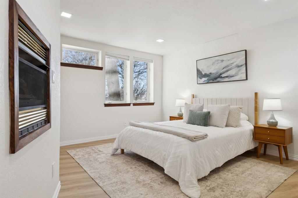 Emerald Sound At Lake Lewisvil - Residential