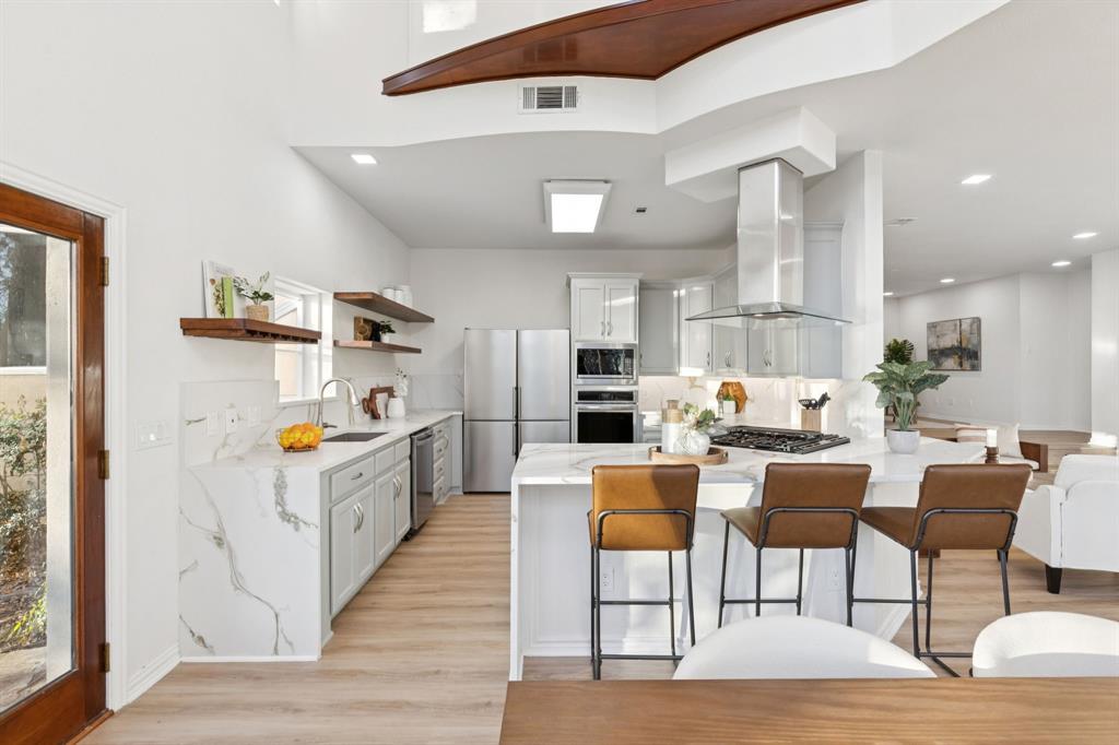 Emerald Sound At Lake Lewisvil - Residential