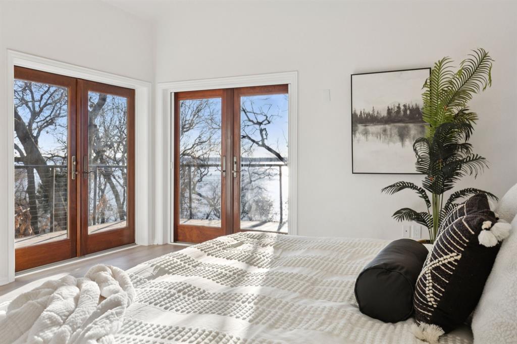 Emerald Sound At Lake Lewisvil - Residential