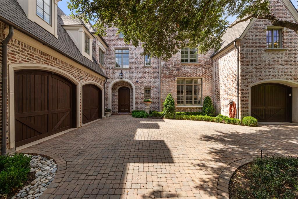 6 Bluff Park