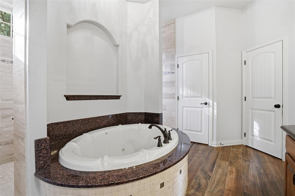 Decordova Bend Estate - Residential