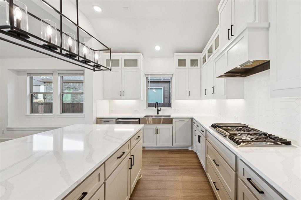 1415 WOODPECKER Lane