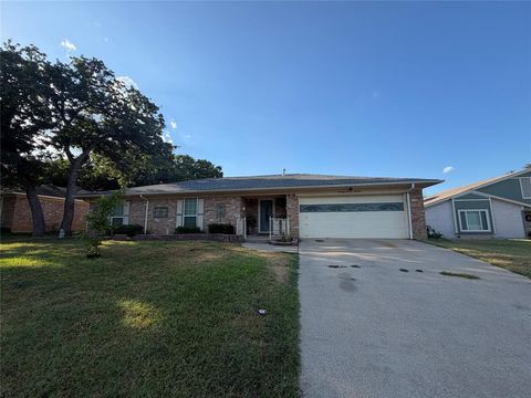Photo of 7713 Briarridge Court, North Richland Hills, TX 76182 (MLS # 21328368)