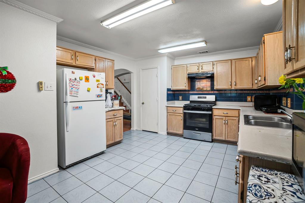 1016 Meadowbrooke Drive