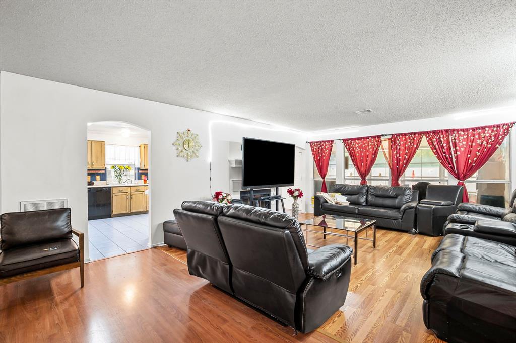 1016 Meadowbrooke Drive