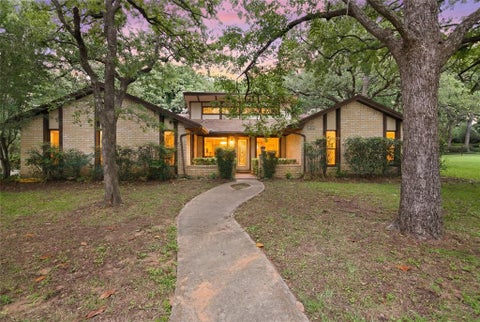Photo of 4608 Jim Mitchell Trail W, Colleyville, TX 76034 (MLS # 21291339)