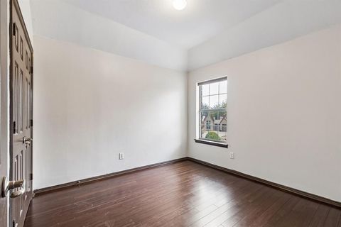 Tiny photo for 915 Fieldstone Drive, Cedar Hill, TX 75104 (MLS # 21198499)