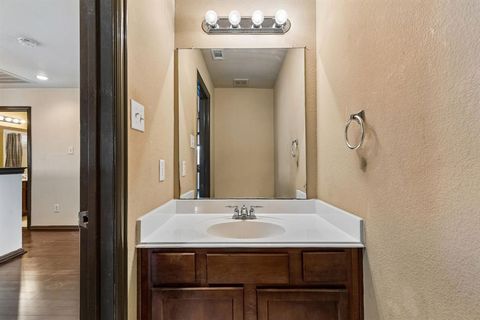 Tiny photo for 915 Fieldstone Drive, Cedar Hill, TX 75104 (MLS # 21198499)