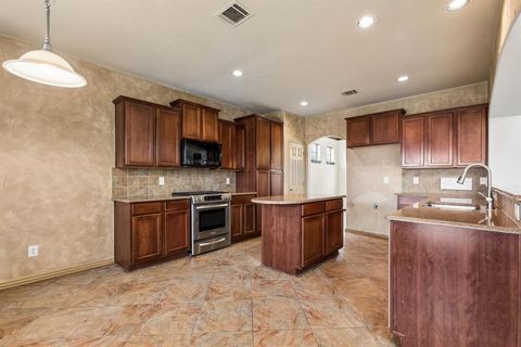 Tiny photo for 915 Fieldstone Drive, Cedar Hill, TX 75104 (MLS # 21198499)