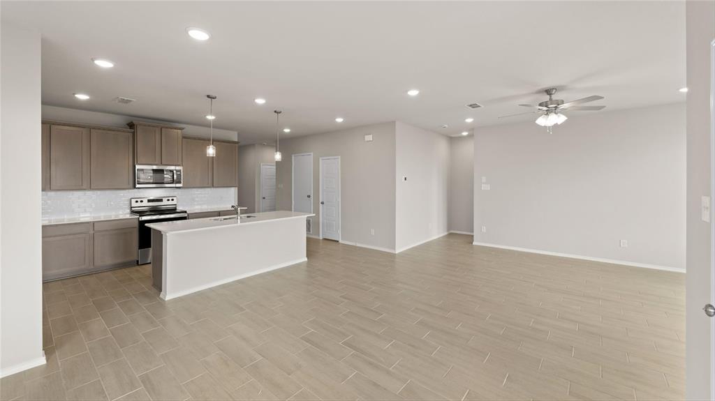 Country Hollow Sales Phase 1 - Residential