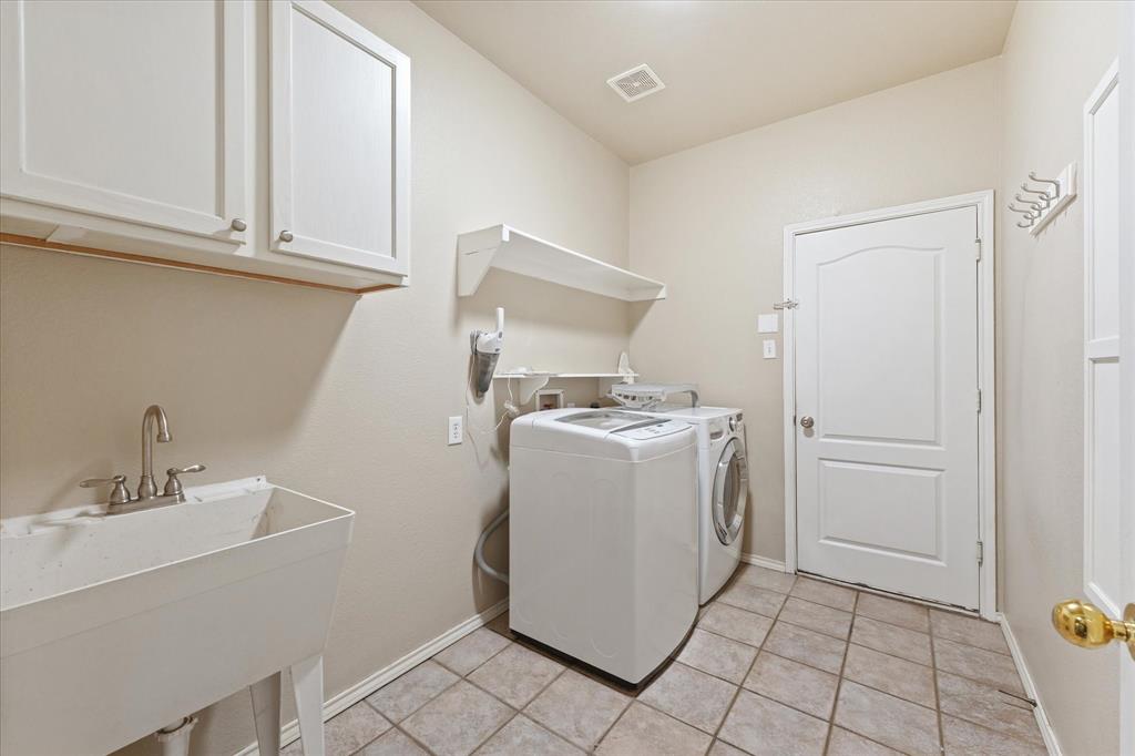 Lakes Of Highland Oaks The - Residential