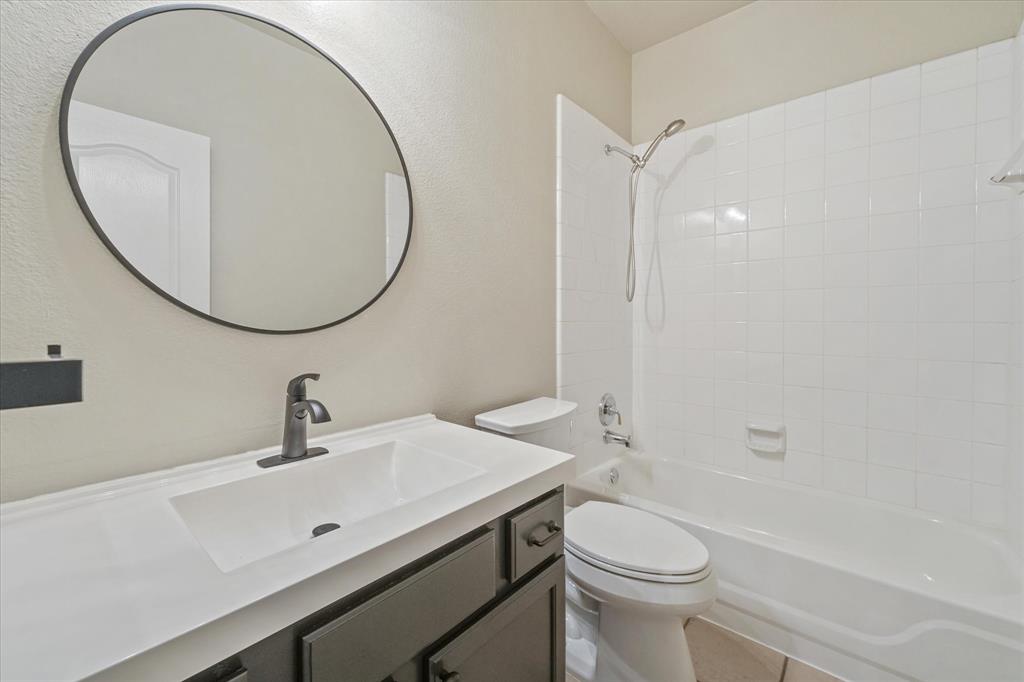 Lakes Of Highland Oaks The - Residential