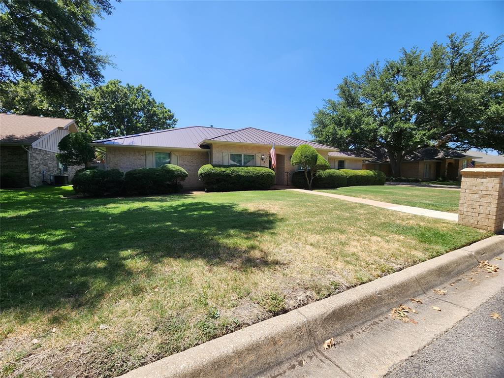 Country Day Estates - Residential