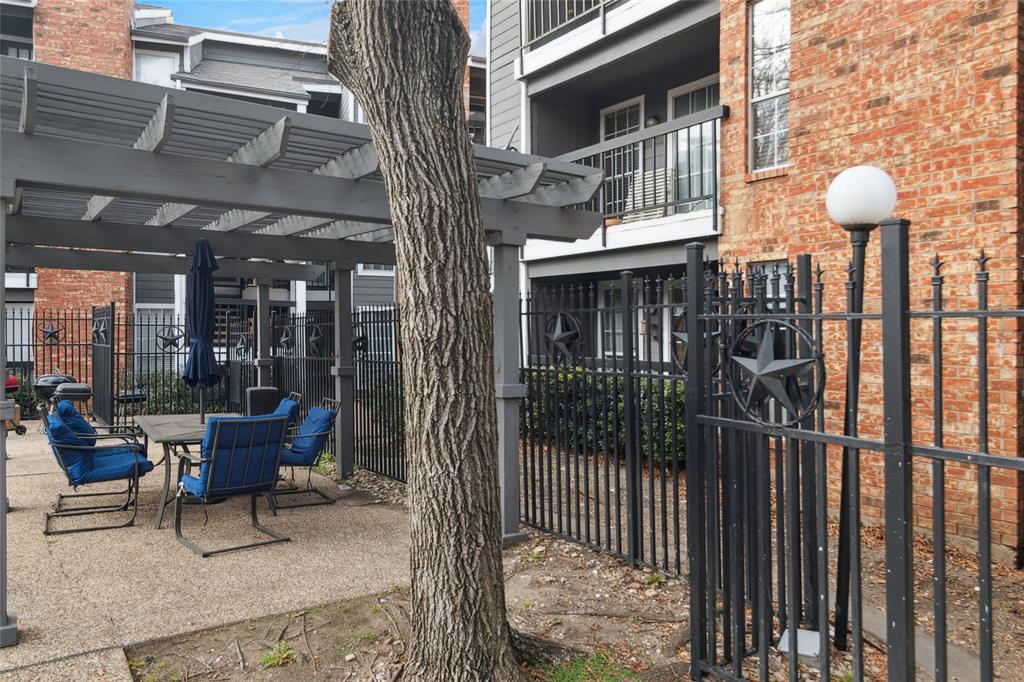 Cimarron Court Condo Ph 1 - Residential