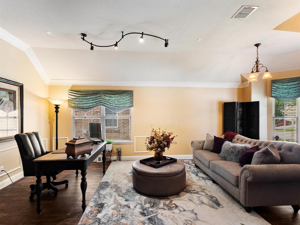 2703 Cove Drive