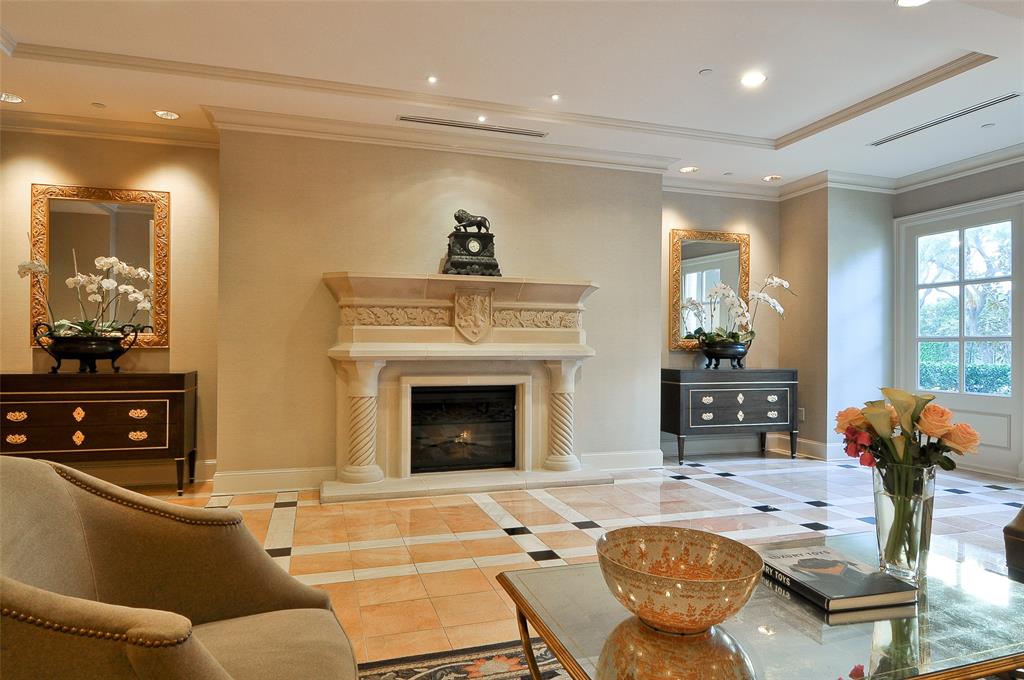 4242 Lomo Alto Drive N71