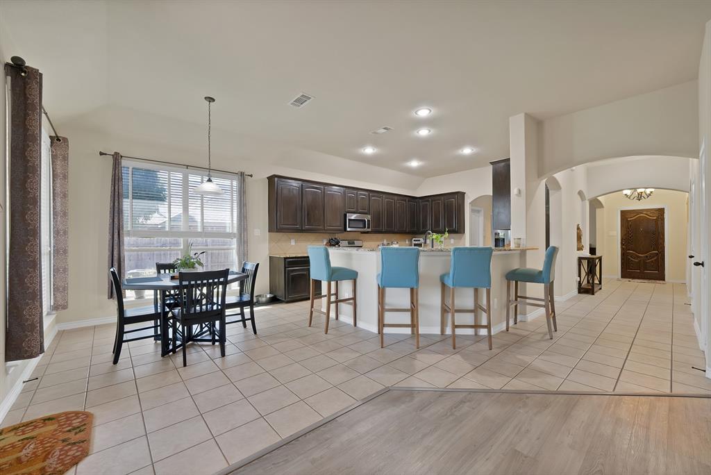 7256 Lake Country Drive