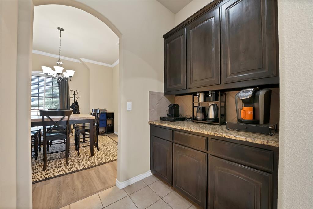 7256 Lake Country Drive