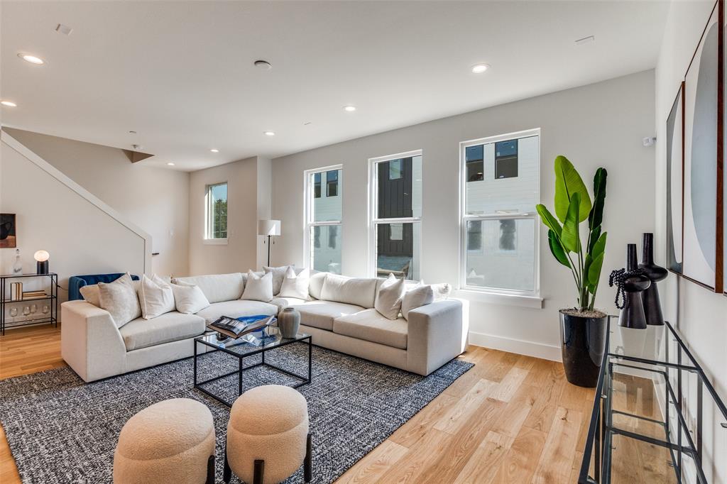 3940 Spring Valley Road 3