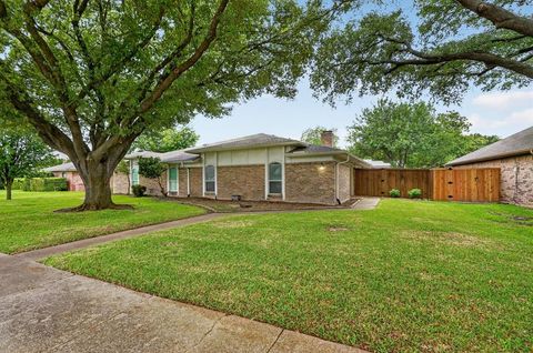 Photo of 3341 Lanarc Drive, Plano, TX 75023 (MLS # 21253095)