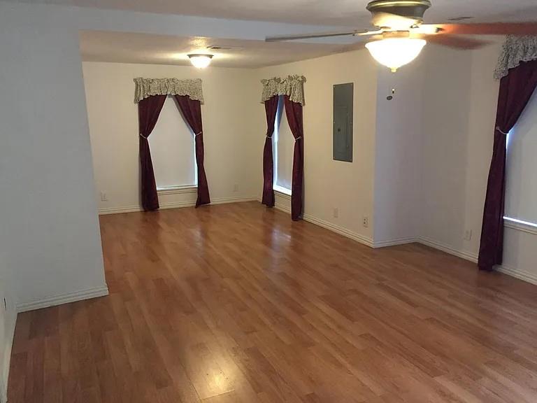 Town Cedar Hill Original Of - Residential