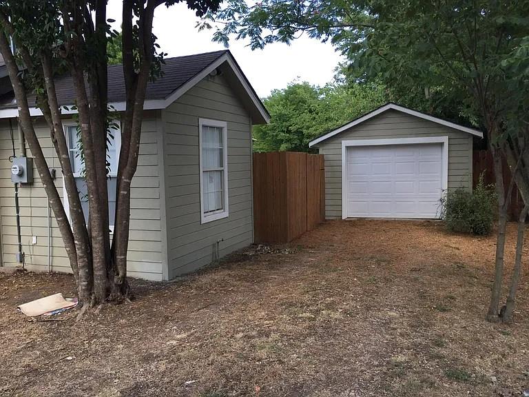 Town Cedar Hill Original Of - Residential