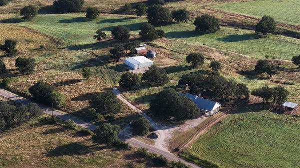 2992 COUNTY ROAD 2400, LOMETA, TX 76853 - Image d30756afe3eb754dfe00fdcbfb00c9ee/1348212952