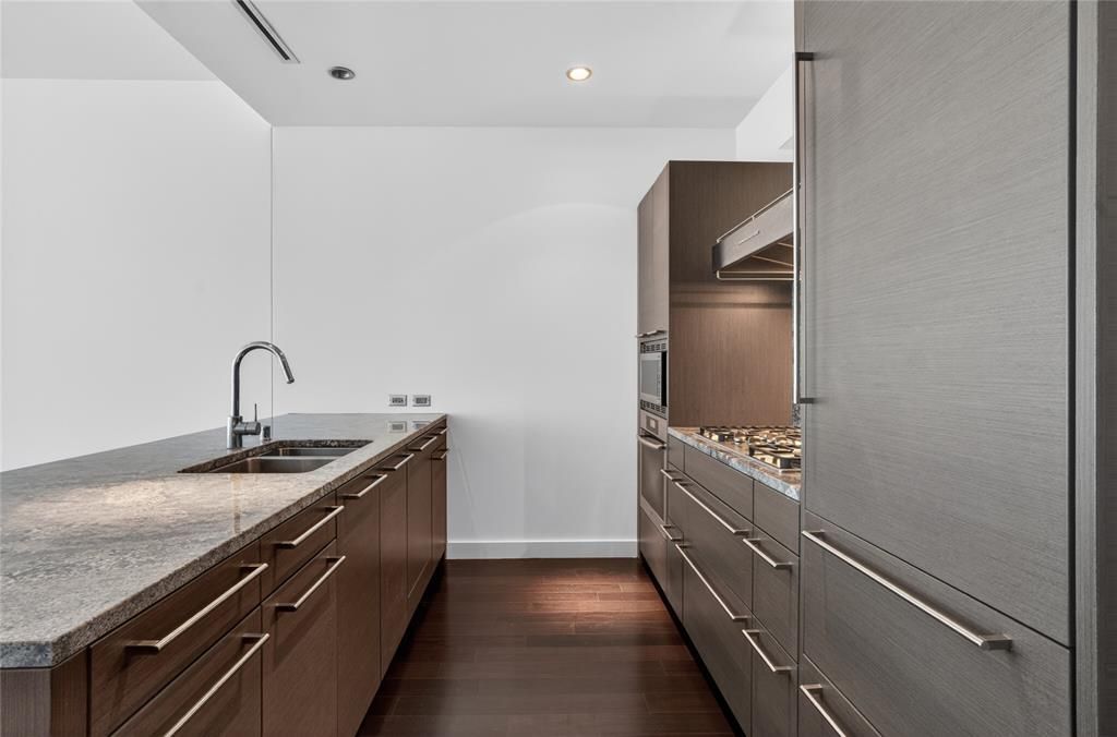 Photo of 2900 Mckinnon Street #403, Dallas, TX 75201 (MLS # 21215170)