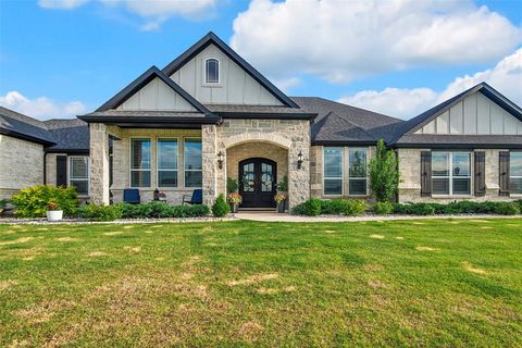 2413 Stable Pass Lane Van Alstyne TX 75495