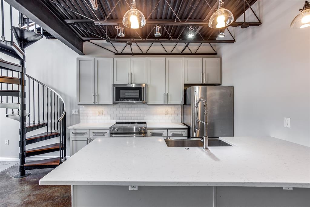 3110 Thomas Avenue 536