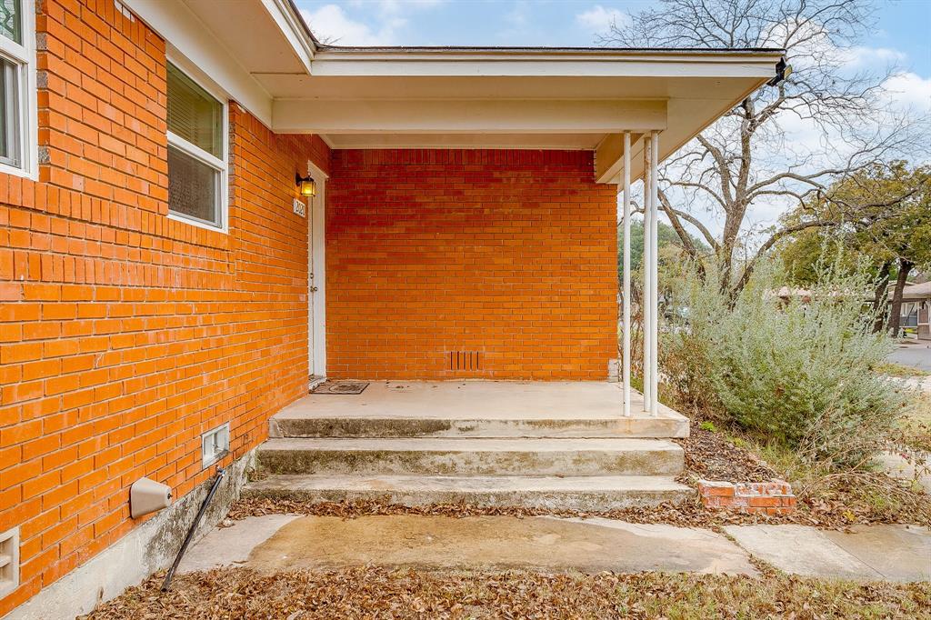 2020 Crestridge Street