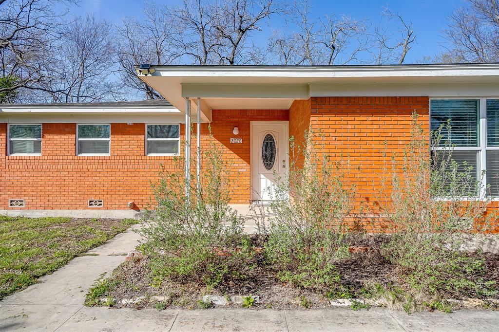 2020 Crestridge Street