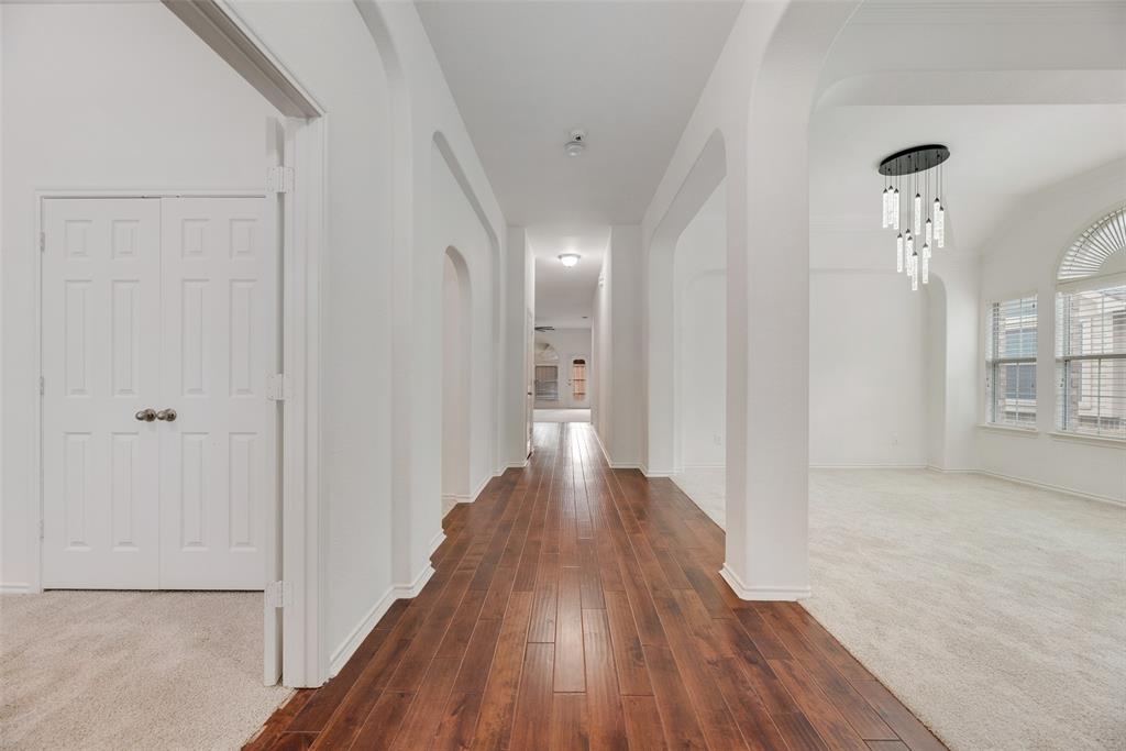 608 Regency Trail