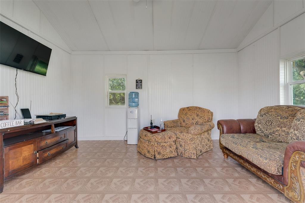 J Chamlee - Commercial Sale