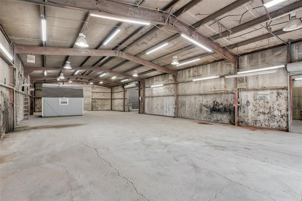 J Chamlee - Commercial Sale