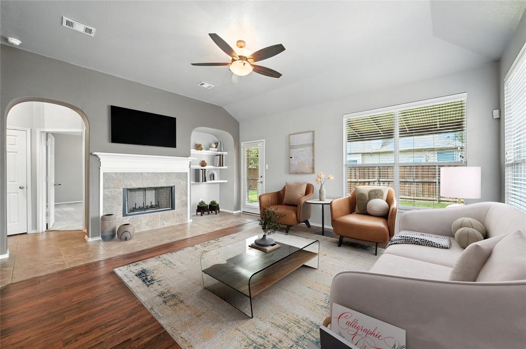 Fort Worth, Texas 76244, United States, 4 Bedrooms Bedrooms, ,4 BathroomsBathrooms,Residential,Active,201960