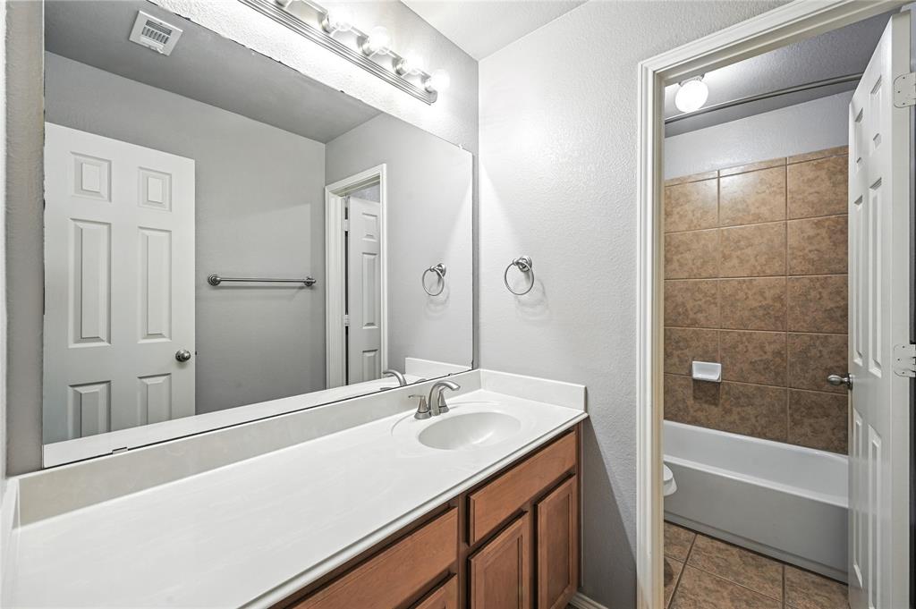 Fort Worth, Texas 76244, United States, 4 Bedrooms Bedrooms, ,4 BathroomsBathrooms,Residential,Active,201960