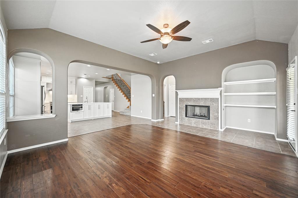 Fort Worth, Texas 76244, United States, 4 Bedrooms Bedrooms, ,4 BathroomsBathrooms,Residential,Active,201960