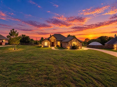 Photo of 164 Briar Meadows Circle, Azle, TX 76020 (MLS # 21421734)