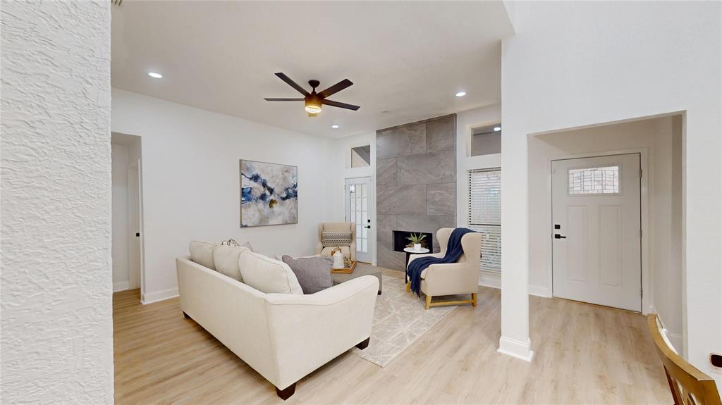 605 Via Miramonte