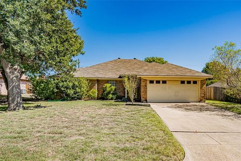 A home in Benbrook