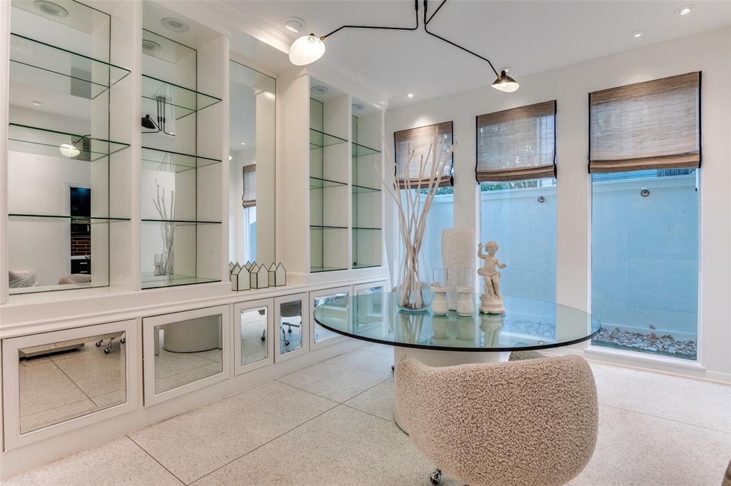 North Oak Lawn - Residential Lease