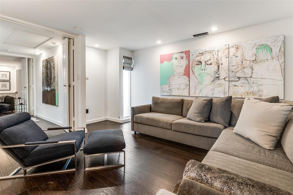 North Oak Lawn - Residential Lease