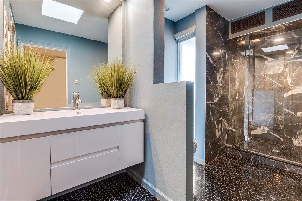 North Oak Lawn - Residential Lease