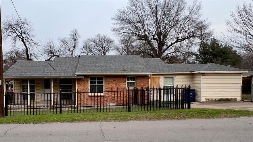 Rare Investor Opportunity just outside the Highly sought after Dells District! The Neighbors in this Quiet Community really look out for each other! This home is located on a Beautiful Treed Corner Lot, with a Great Drive Up Appeal, and enclosed in a nice Rod Iron Fence! The Roof looks Brand New, the Foundation is Solid, and the Hardwoods is a great start to restoring this Home back to its Original Beauty! If your Buyer has a Talent for Remodeling, they will enjoy restoring this one! If you'er looking for a Fix and Flip, Remodel to Rent, or a Bargain Basement Home for you and your Family; you've found the Perfect Property! The After Repaired Value is $345,00 to $355,000! The estimated cost to rehab is $30k to $35k, depending on your buyers quality of work! This home will rent between $1,600 to $1,700 a month! Send your Buyers to see this one before it gets away! The Offer Deadline Date is Wednesday February 14th at 7pm! No Blind offers will be accepted!