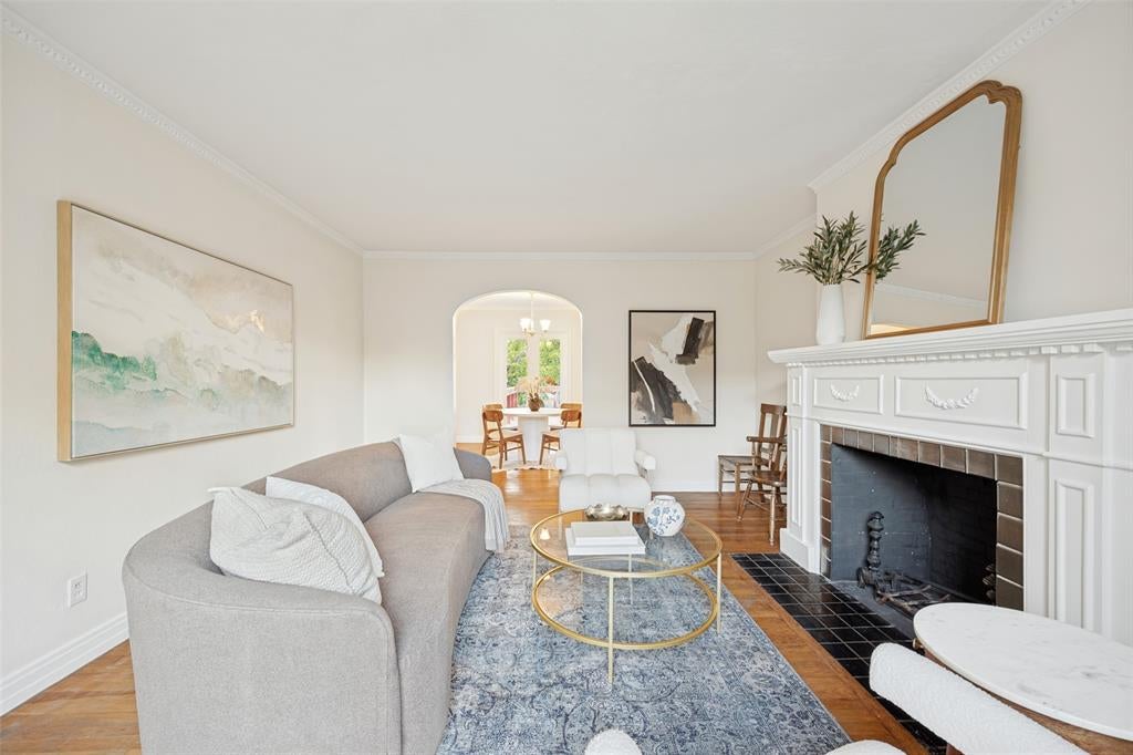 7011 Hammond Avenue