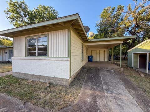 Photo of 121 Vandenburg Drive #B, Denison, TX 75020 (MLS # 21365057)