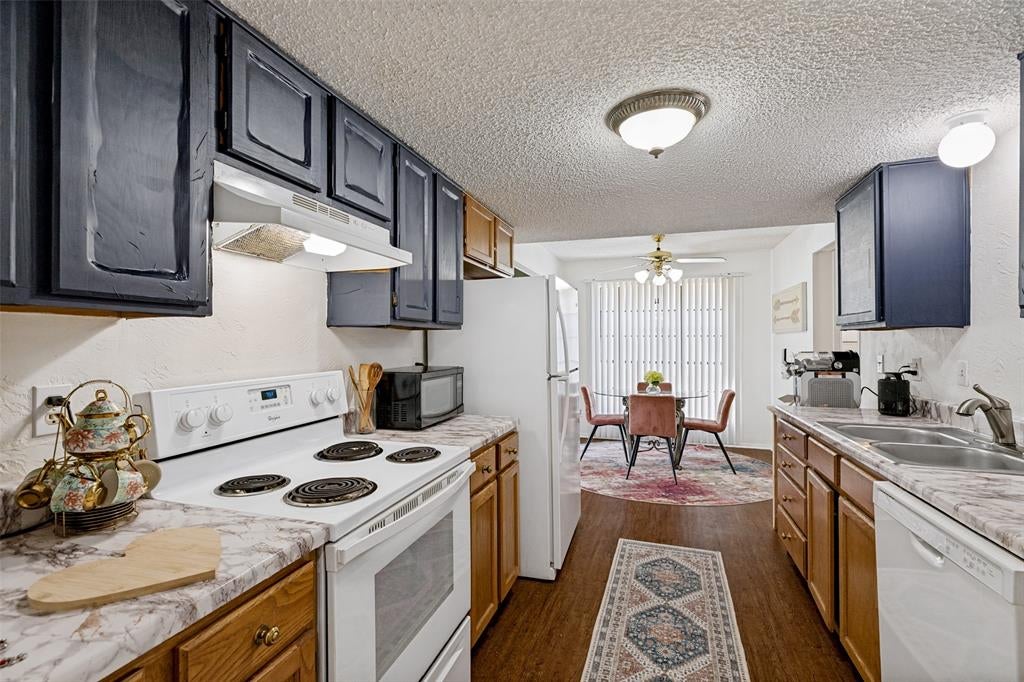 7561-7571 Tournament Road