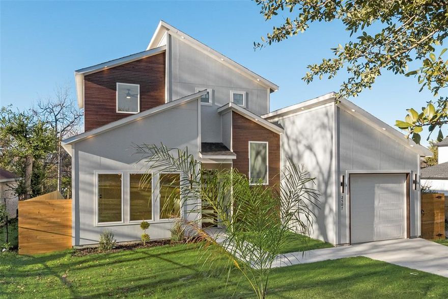 Exquisite two-story home featuring 4 bedrooms and 2.5 baths. Enjoy the abundance of space in each bedroom, accentuated by ample windows and closets throughout. Floor-to-ceiling windows provide stunning views of the nearby driving range, while the master bedroom boasts a walk-in closet. Upstairs, discover three bedrooms adjacent to a versatile game room or study area, perfect for family activities or quiet relaxation. The oversized utility room offers additional functionality and can serve as a second pantry. Stone countertops and modern fixtures add a touch of elegance to the home's design, complementing the open-concept layout. Step outside to the expansive fenced backyard, ideal for outdoor gatherings or simply unwinding in nature. Conveniently situated near Downtown Dallas, the VA Hospital, and Bishop Arts, this home also offers easy access to the Illinois Station Metro Park and Ride (Blue Line), as well as the acclaimed Yvonne Ewell Town view Center TAG High School and Dallas Zoo.
Builder is offering INCENTIVES towards your closing cost, Ask Agent how Buyer can use the $$$$$ towards the purchase of this property, If you use in-House Lender. The lender is offering Below the Market Rates!