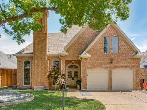 Photo of 16006 Chalfont Circle, Dallas, TX 75248 (MLS # 21231175)